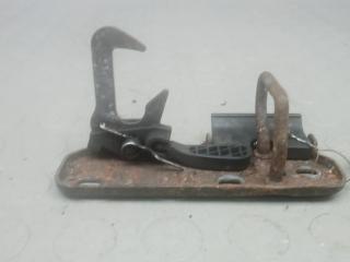 замок капота Volkswagen Tiguan 1 поколение 2008, 2.0 л., дизель, МКПП, внедорожник 5 дв., 1K0823480