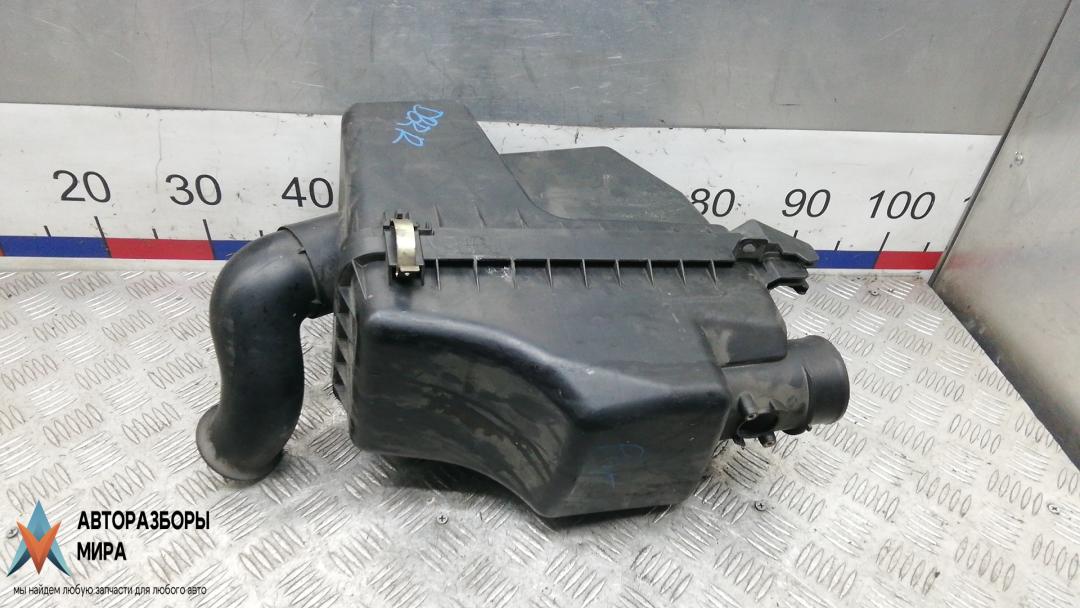 корпус воздушного фильтра Toyota RAV4 2 поколение (XA20) 2002, 2.0 л., дизель, МКПП, внедорожник 5 дв. - фото №1