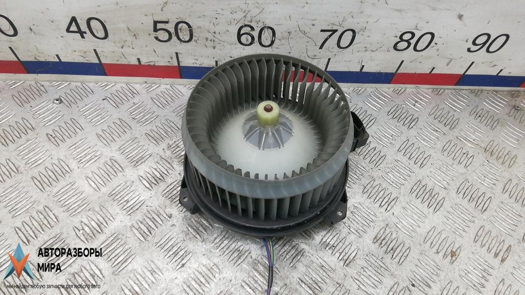 моторчик печки Dodge Caliber 1 поколение 2006, 2.0 л., дизель, МКПП, внедорожник 5 дв., 17361000 - фото №1