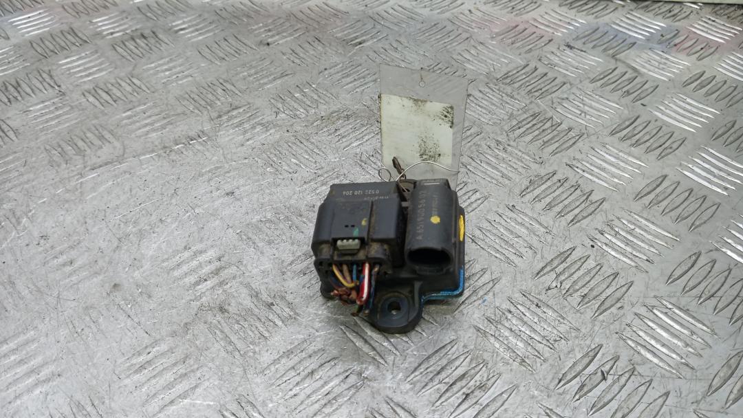 реле накала свечей Mercedes-Benz M-Класс W166 2013, 2.2 л., BlueTec, дизель, АКПП, внедорожник 5 дв., A6519005602 - фото №1