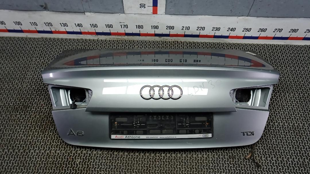 крышка багажника Audi A6 4G/C7 2012, 2.0 л., дизель, МКПП, седан, 4G5827023C - фото №1