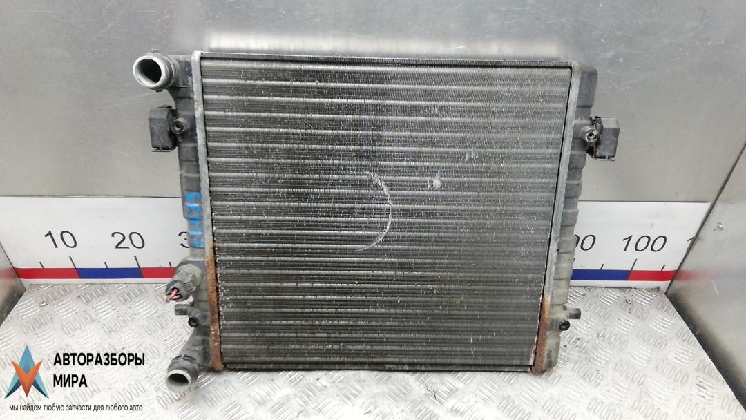 радиатор охлаждения Volkswagen Bora 1 поколение 2002, 1.4 л., бензин, МКПП, седан - фото №1