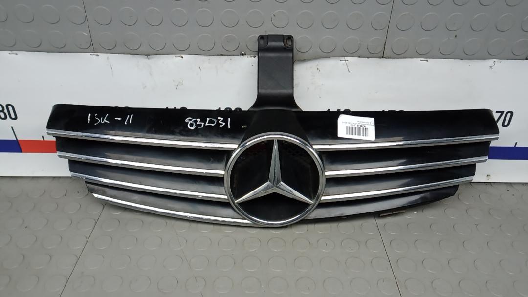 решетка радиатора Mercedes-Benz CLK-Класс C209/A209 2003, 3.2 л., 320, бензин, АКПП, кабриолет - фото №1
