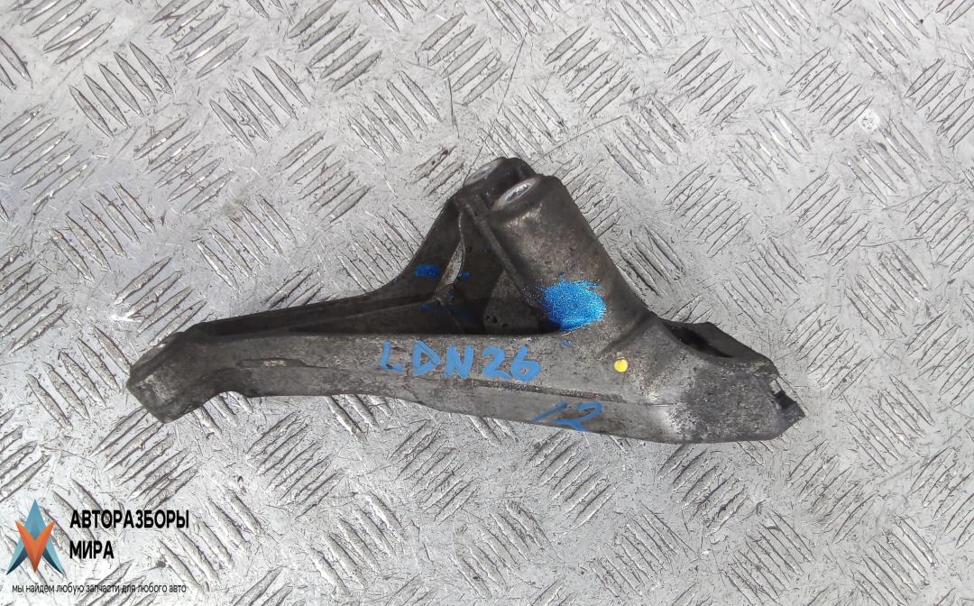 Кронштейн двигателя дизельный Audi A4 B8/8K 2007, 1.9 л., TDi PD, дизель, МКПП, седан, 8E0199307S - фото №1