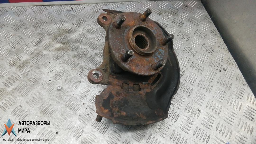 ступица передняя левая Toyota RAV4 3 поколение (XA30) 2007, 2.2 л., дизель, МКПП, внедорожник 5 дв. - фото №1