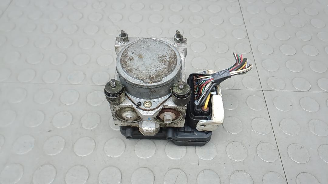 блок ABS Toyota Land Cruiser Prado J120 2004, 3.0 л., дизель, МКПП, внедорожник 5 дв. - фото №1