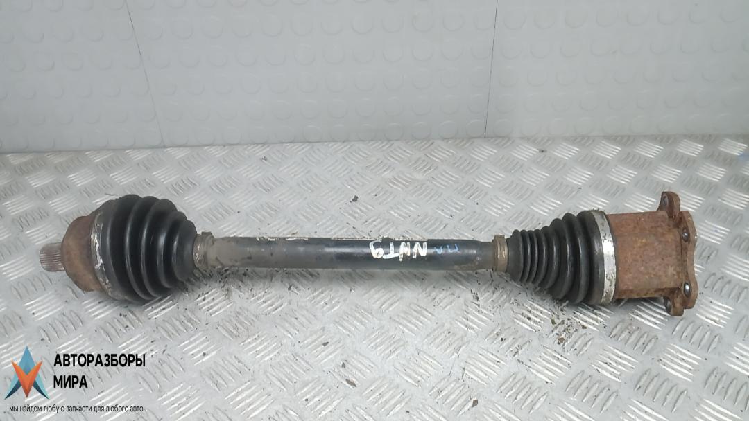 полуось передняя левая (приводной вал, ШРУС) Volkswagen Phaeton 1 поколение 2007, 3.0 л., дизель, АКПП, седан, 3D0407271F - фото №1