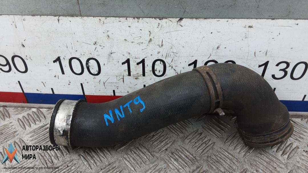 патрубок интеркулера Volkswagen Phaeton 1 поколение 2007, 3.0 л., дизель, АКПП, седан, 3D0145834AA - фото №1