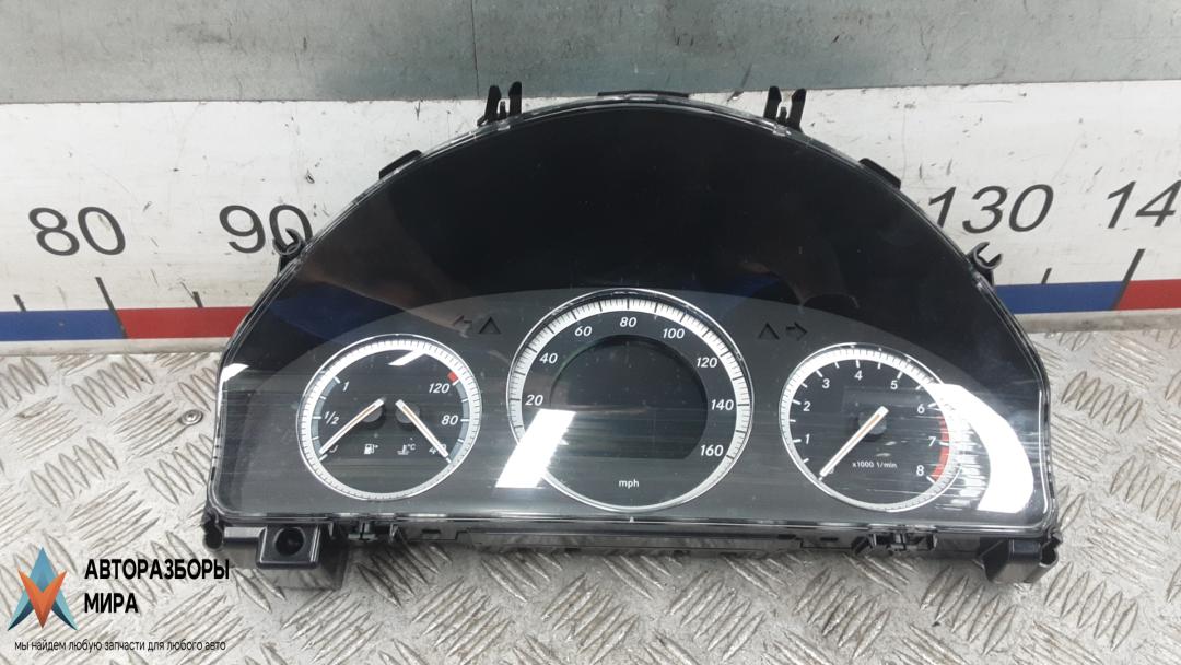 приборная панель Mercedes-Benz C-Класс W204/S204 2008, 1.8 л., бензин, МКПП, седан, A2045404048, A2045401511, A2044422221, A2044422421 - фото №1