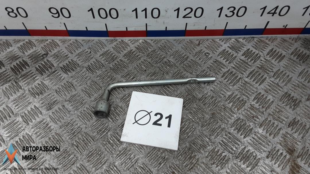 ключ колесный (балонный) Citroen C-Crosser 1 поколение 2008, 2.2 л., D HDi, дизель, МКПП, внедорожник 5 дв. - фото №1