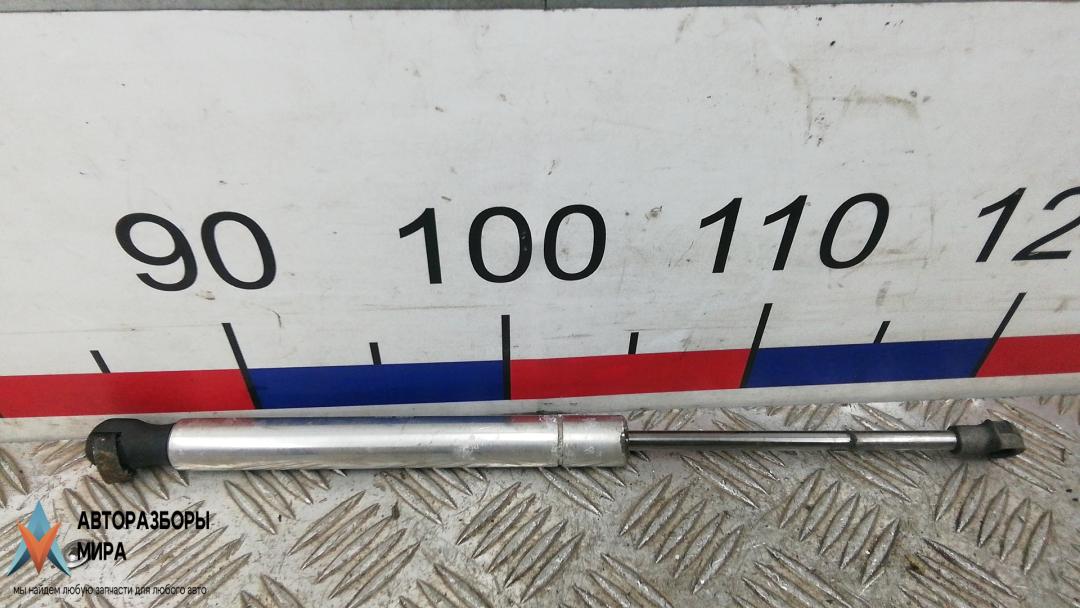 амортизатор крышки багажника (3-5 двери) Volkswagen Phaeton 1 поколение 2006, 3.0 л., дизель, АКПП, седан, 3D5827550B - фото №1