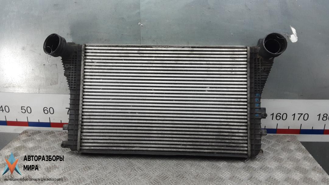 радиатор интеркулера Skoda Superb 2 поколение 2010, 1.9 л., D TDI PD, дизель, МКПП, хетчбэк 5 дв. - фото №1