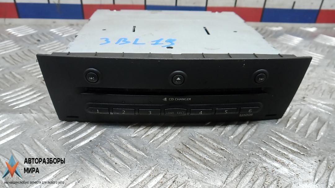 CD-чейнджер Renault Megane 2 поколение 2004, 2.0 л., бензин, МКПП, хетчбэк 5 дв., 8200485082, 020385, 54C03235K19-A - фото №1