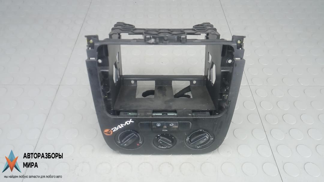 блок управления печки / климат-контроля Volkswagen Jetta 5 поколение 2007, 1.9 л., дизель, МКПП, седан - фото №1