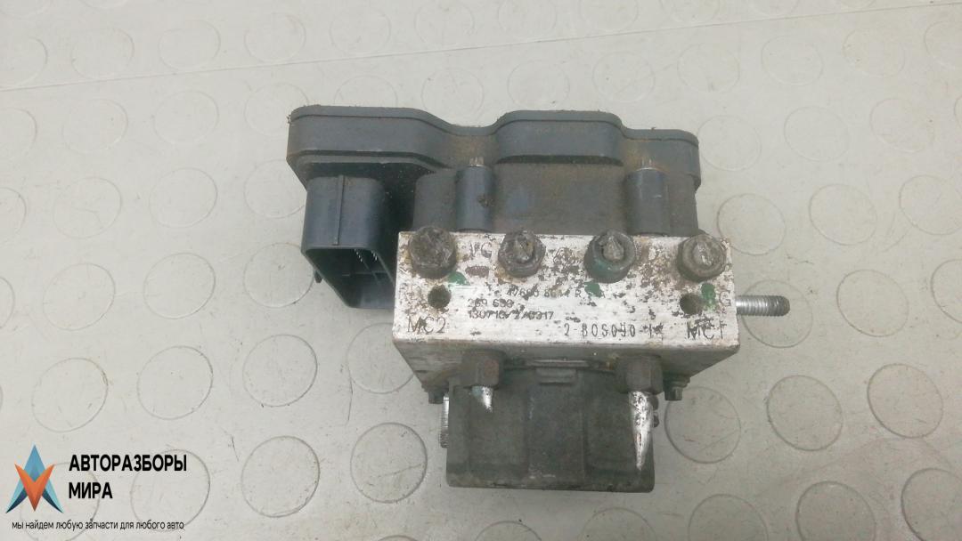 блок ABS Dacia Logan 2 поколение 2013, 0.9 л., бензин, МКПП, универсал, 176008644R - фото №1