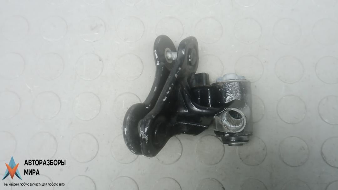 Петля передняя левая Mercedes-Benz C-Класс W204/S204 2010, 2.2 л., D C220 CDI, дизель, МКПП, седан - фото №1