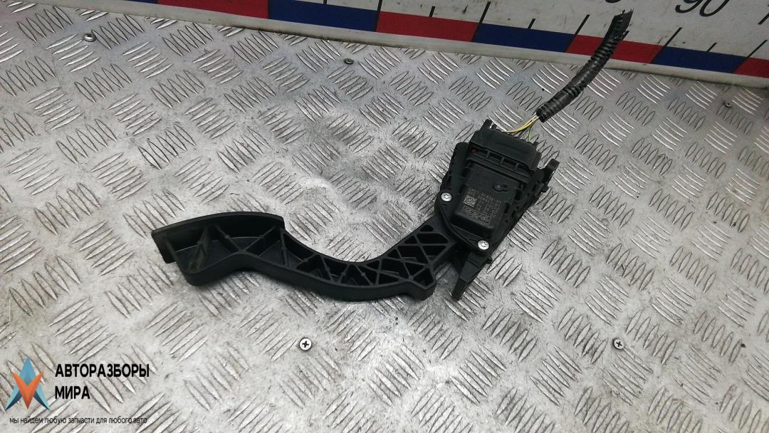 педаль Mazda 3 BL 2008, 1.6 л., дизель, МКПП, хетчбэк 5 дв. - фото №1